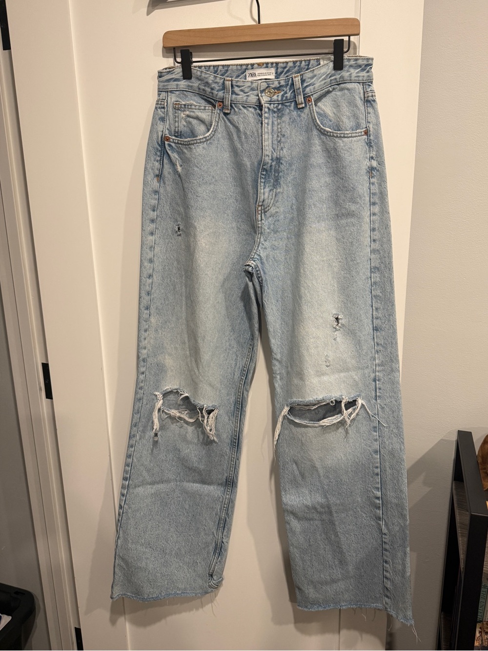 Zara Light Blue Relaxed Ripped Men’s Jeans